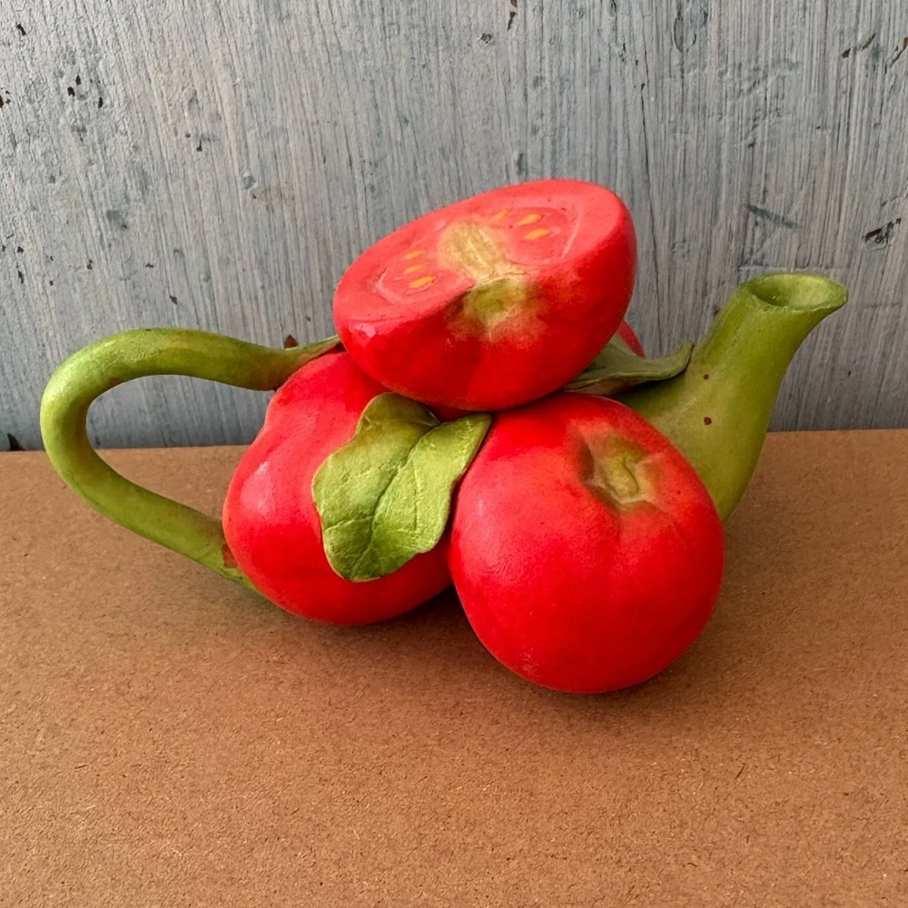 Tomato-Themed Mini Ceramic Teapot, Artisan Hand-Crafted - Picture 5 of 9